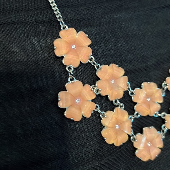 Charming Charlie peach color floral necklace - Picture 3 of 4